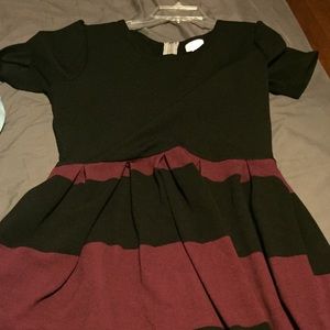 Lularoe Amelia worn once. Size XL. Black&Burgundy.